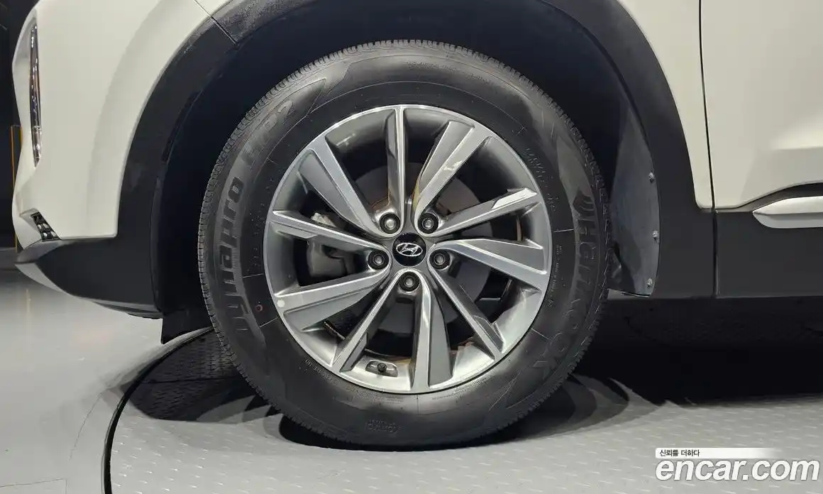 Hyundai Santa Fe 2020 2.0 Автомат в Москве № 110760, фото 11