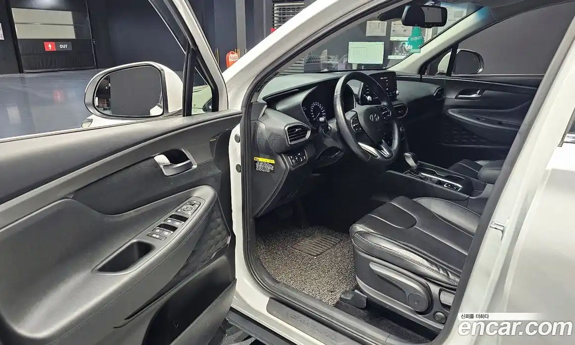 Hyundai Santa Fe 2020 2.0 Автомат в Москве № 110760, фото 17