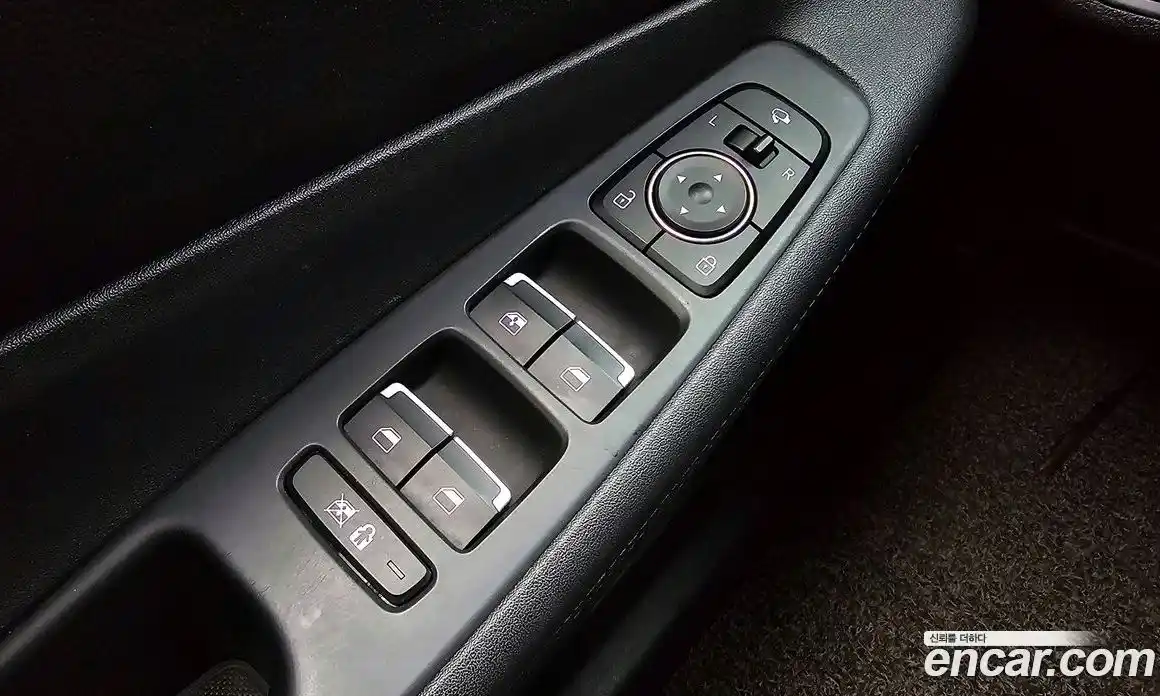 Hyundai Santa Fe 2020 2.0 Автомат в Москве № 110760, фото 4