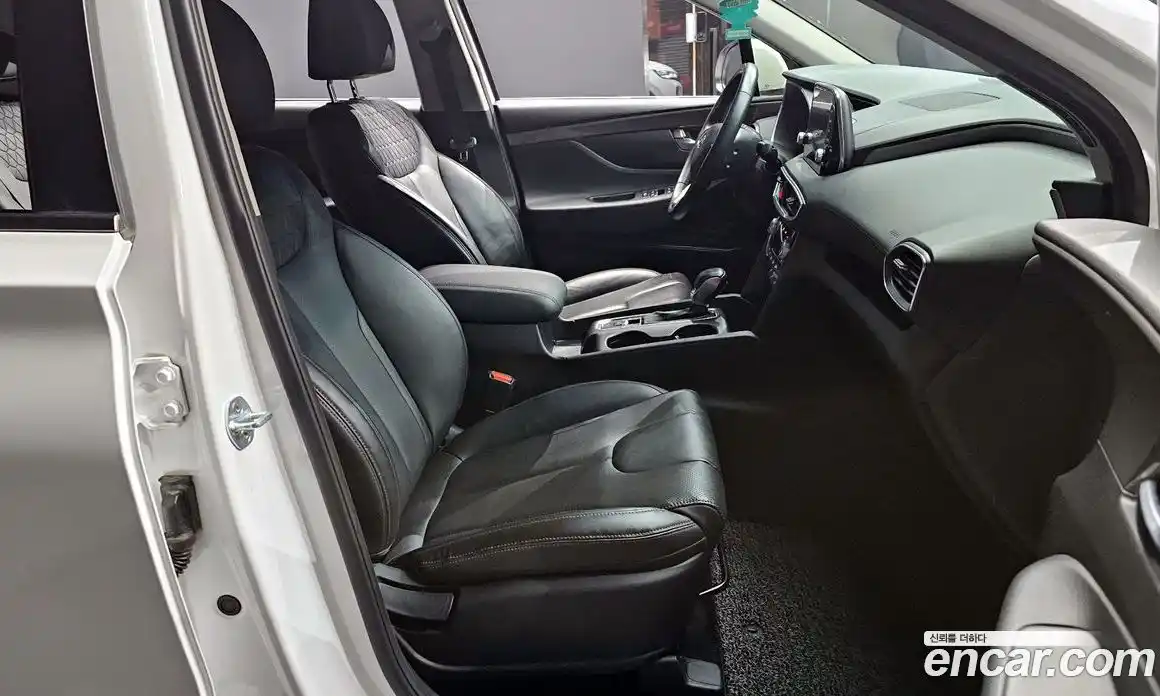 Hyundai Santa Fe 2020 2.0 Автомат в Москве № 110760, фото 5