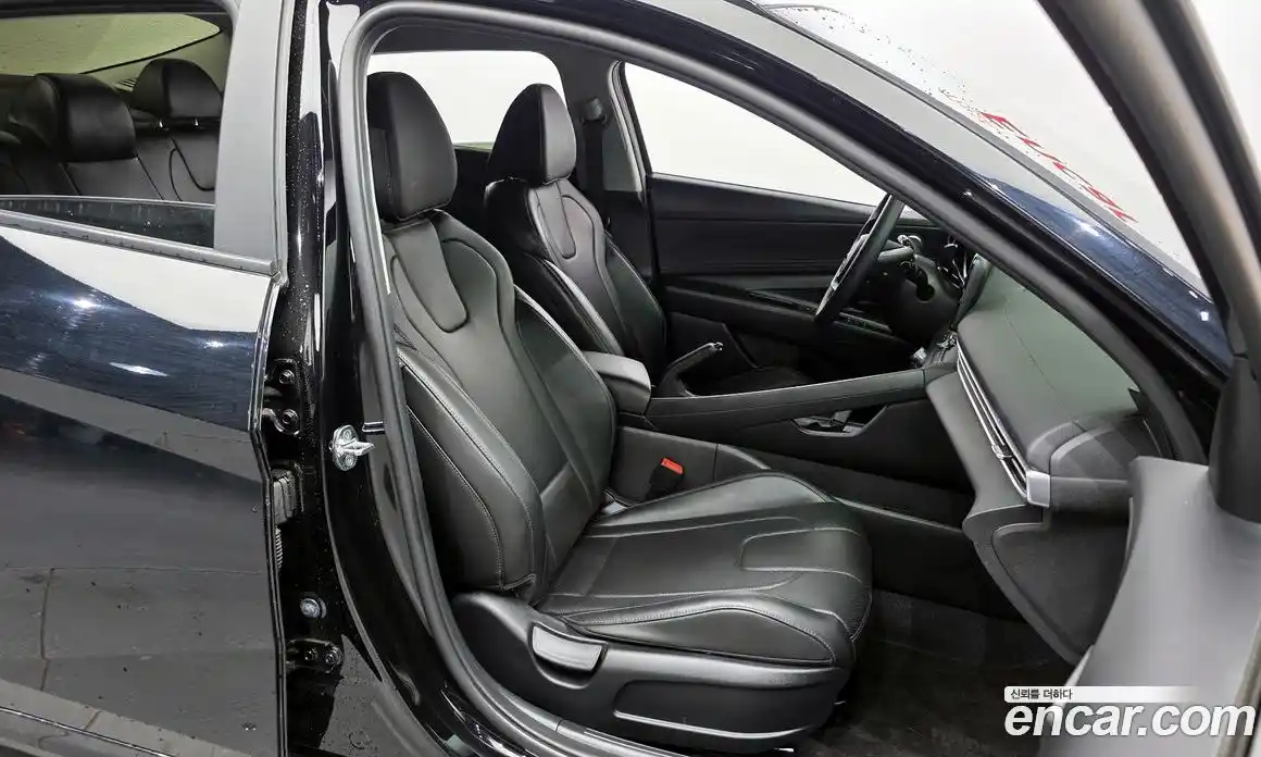 Hyundai Avante 2023 1.6 Автомат в Москве № 117770, фото 20