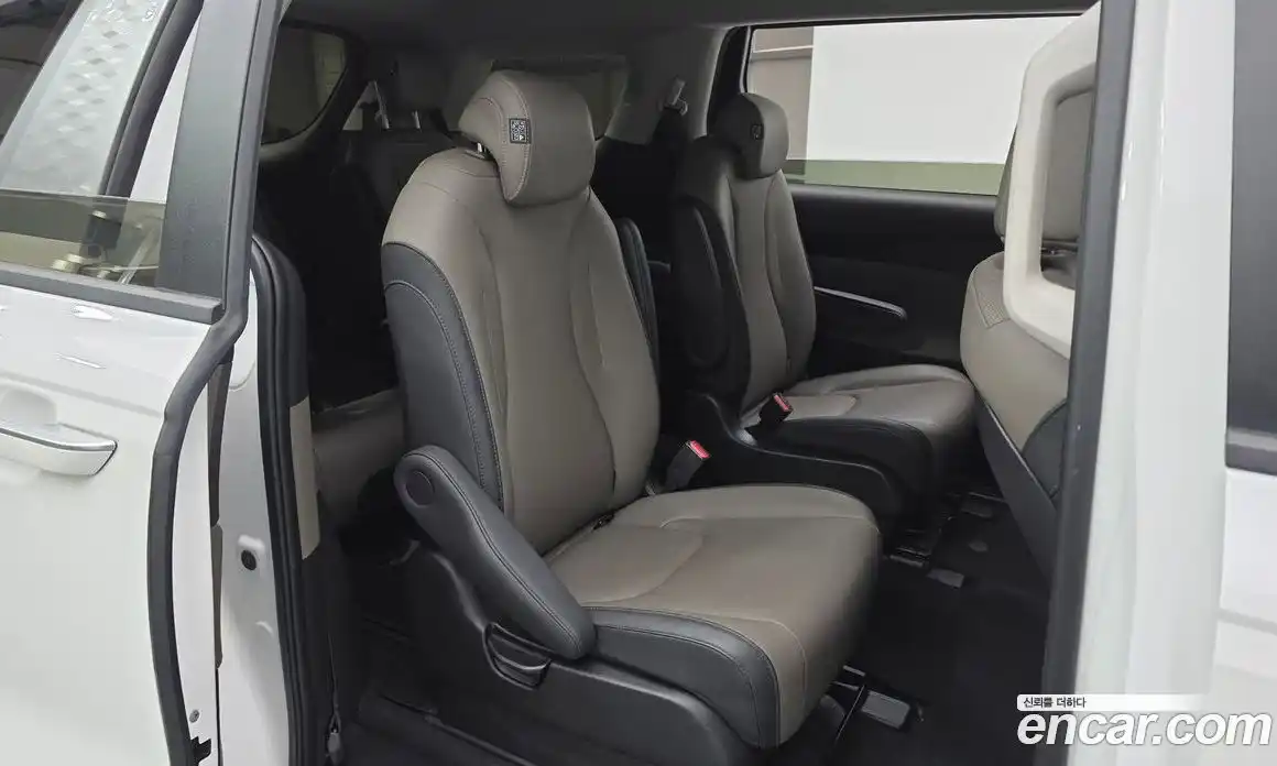 Kia Canival 2024 2.2 Автомат в Москве № 120107, фото 11