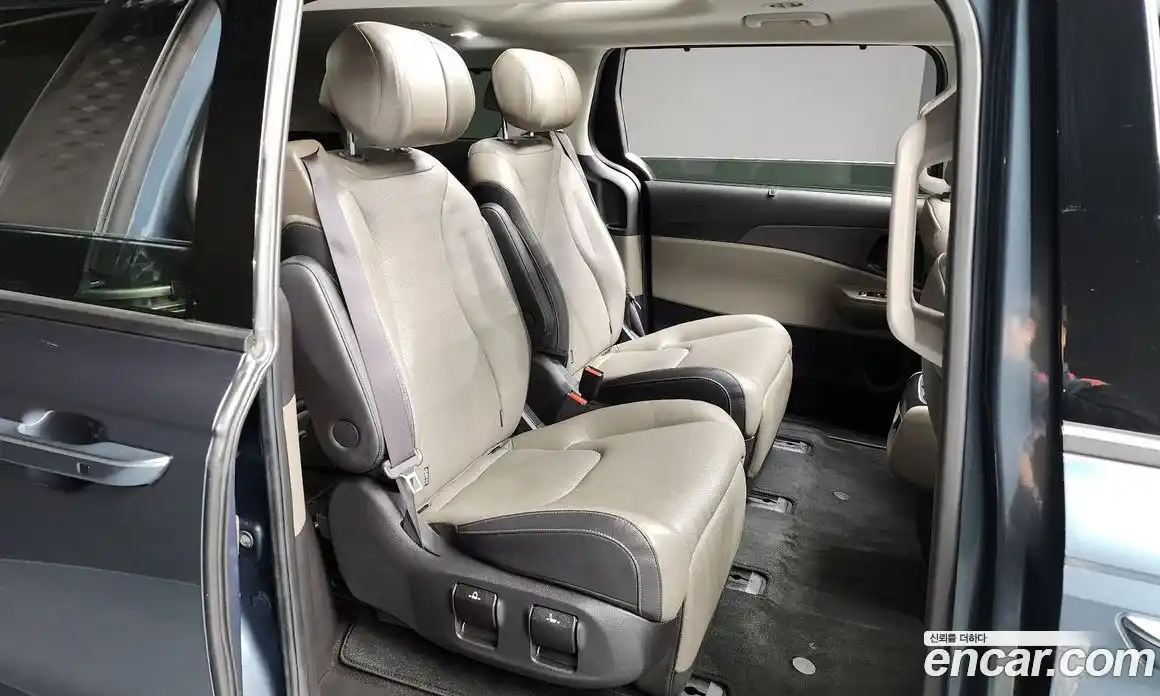 Kia Canival 2024 2.2 Автомат в Москве № 121495, фото 8