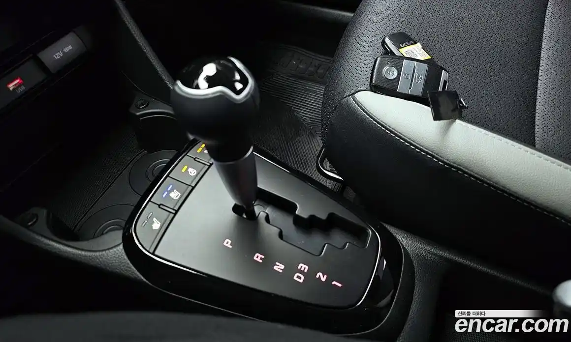 Kia Morning 2023 1.0 Автомат в Москве № 127856, фото 13