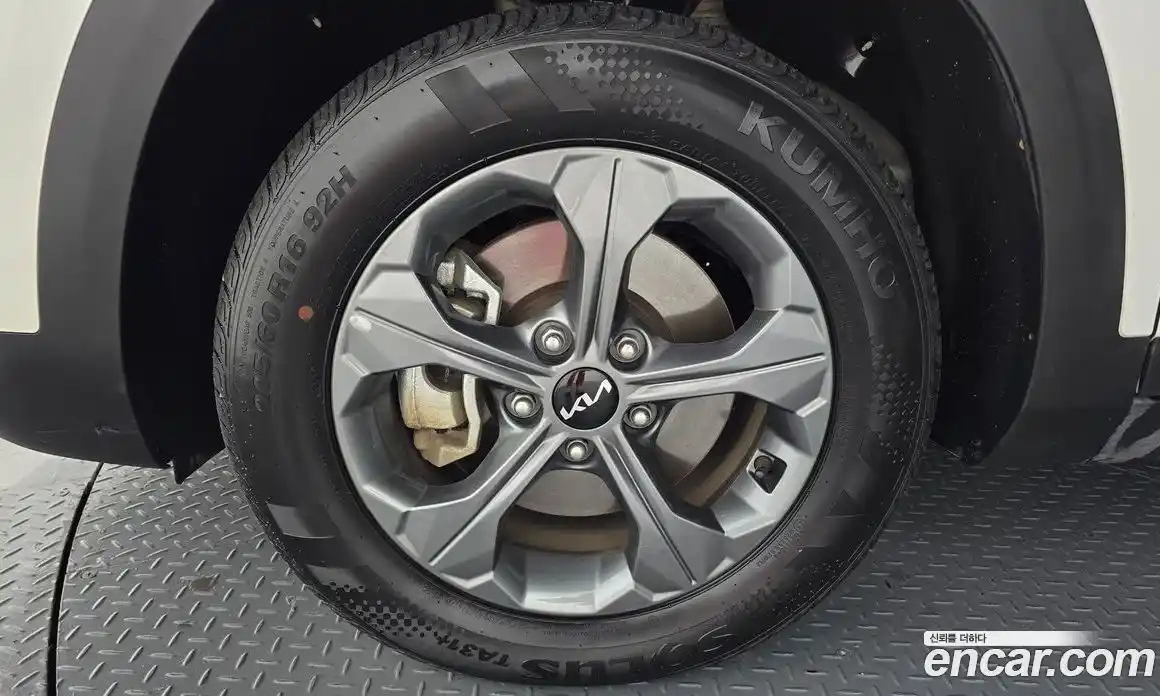 Kia Seltos 2023 1.6 Автомат в Москве № 132261, фото 7