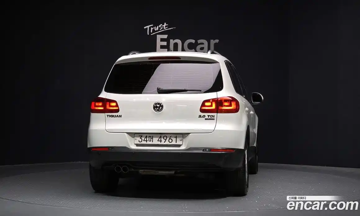 Volkswagen Tiguan 2014 2.0 Автомат в Москве № 134929, фото 11