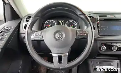 Volkswagen Tiguan 2014 2.0 Автомат в Москве № 134929, миниатюра 7