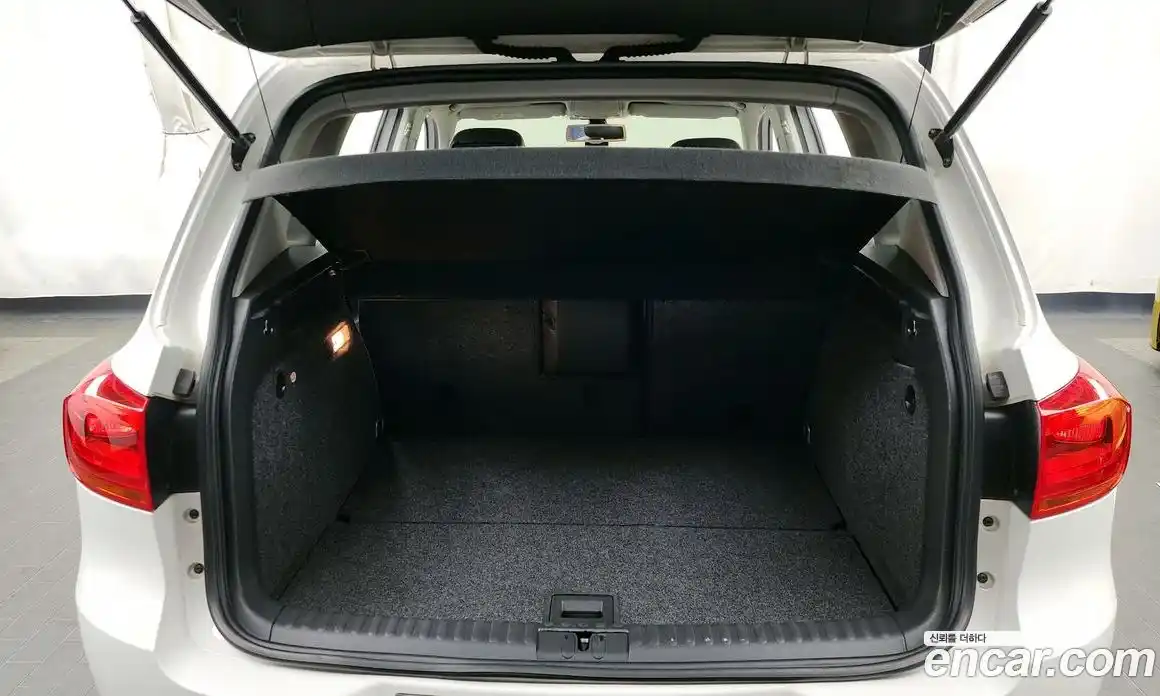 Volkswagen Tiguan 2014 2.0 Автомат в Москве № 134929, фото 8