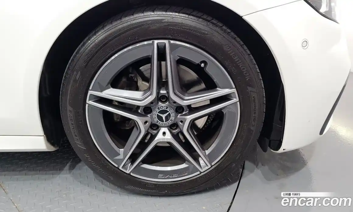 Mercedes-Benz E-Class 2023 2.0 Автомат в Москве № 138892, фото 5