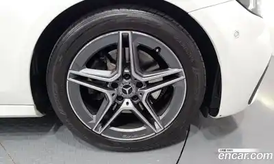 Mercedes-Benz E-Class 2023 2.0 Автомат в Москве № 138892, миниатюра 5