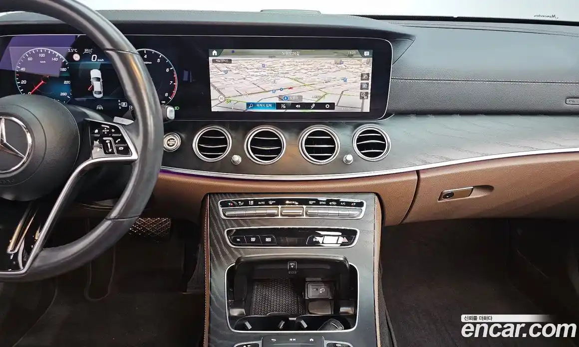 Mercedes-Benz E-Class 2023 2.0 Автомат в Москве № 138892, фото 6