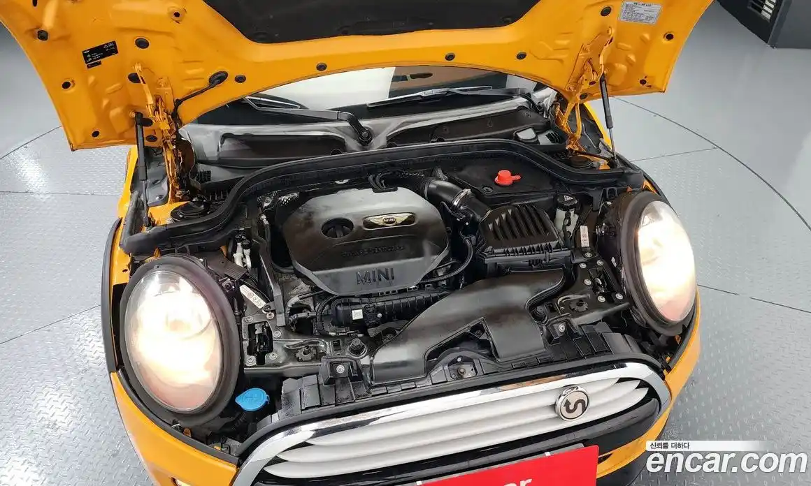 Mini Cooper 2015 1.5 Автомат в Москве № 144268, фото 11