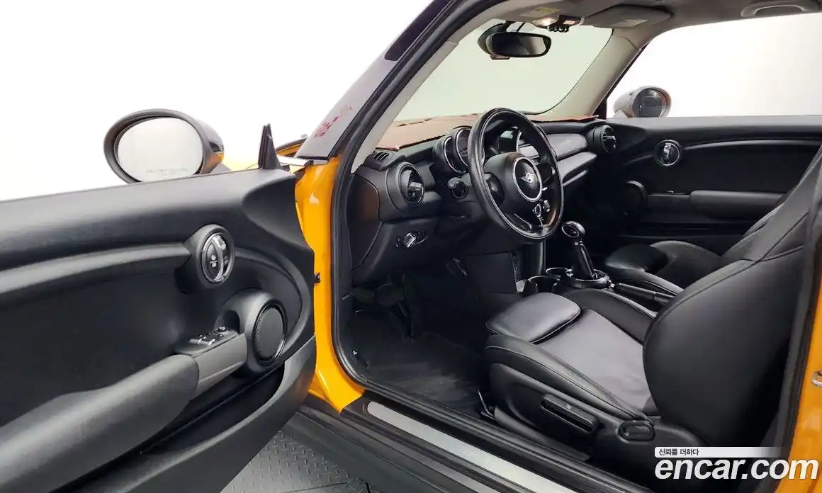 Mini Cooper 2015 1.5 Автомат в Москве № 144268, фото 14