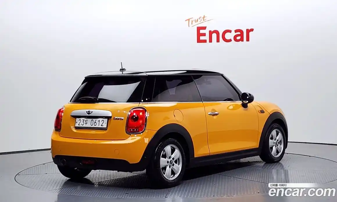 Mini Cooper 2015 1.5 Автомат в Москве № 144268, фото 16