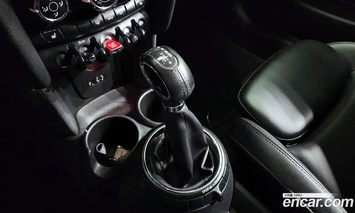 Mini Cooper 2015 1.5 Автомат в Москве № 144268, фото 4