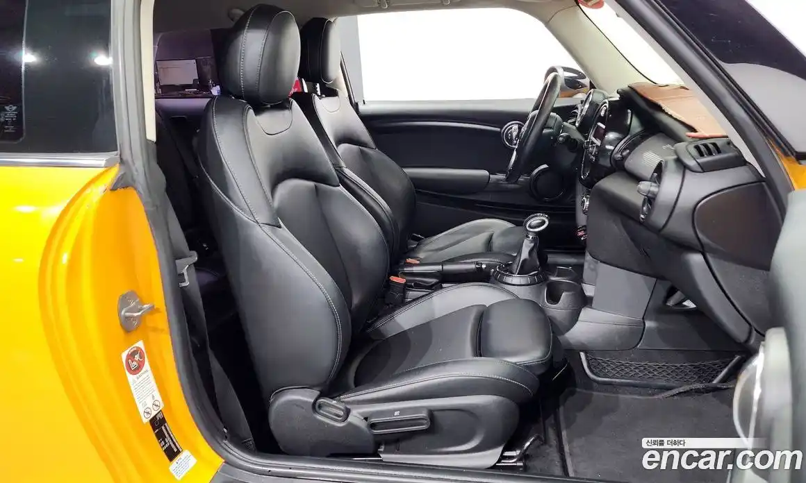 Mini Cooper 2015 1.5 Автомат в Москве № 144268, фото 9