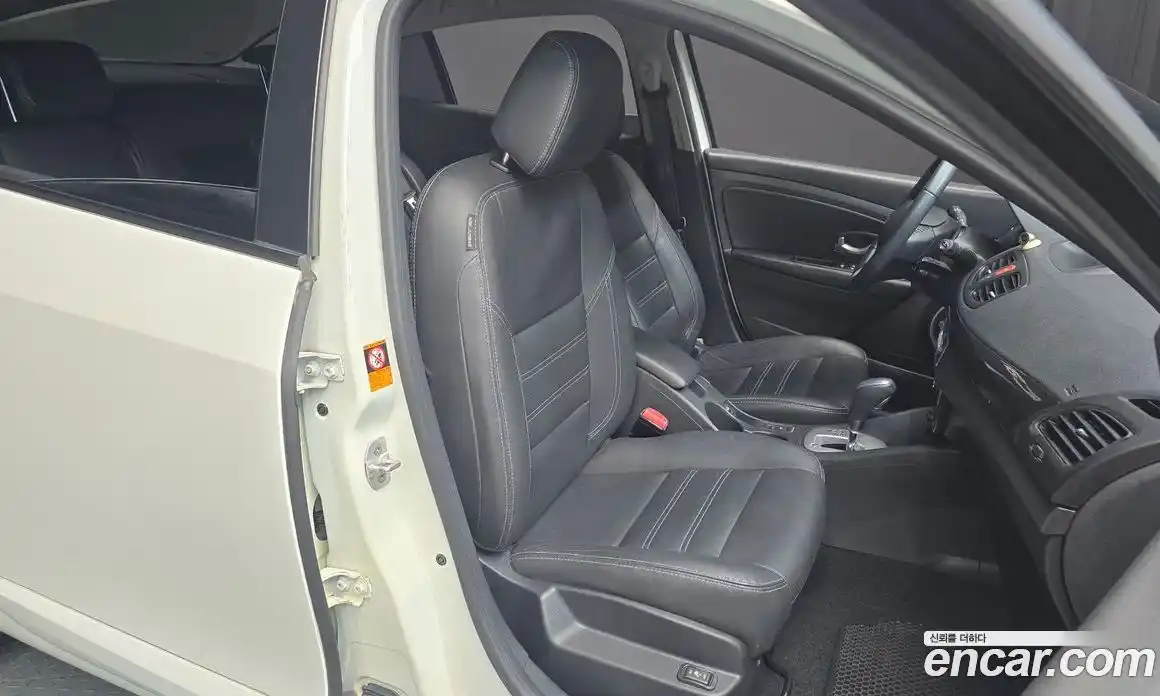 Renault SM3 2015 1.6 Автомат в Москве № 148167, фото 8