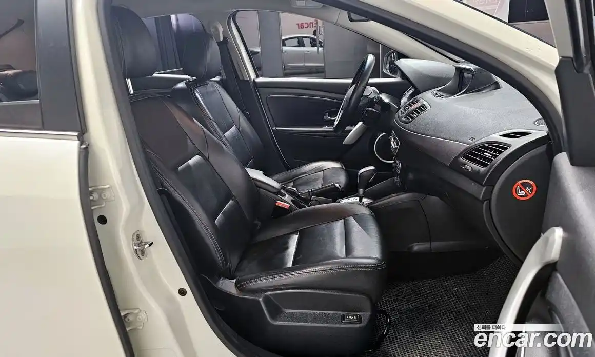 Renault SM3 2010 1.6 Автомат в Москве № 148468, фото 7