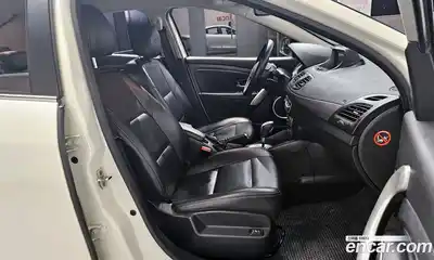 Renault SM3 2010 1.6 Автомат в Москве № 148468, миниатюра 7