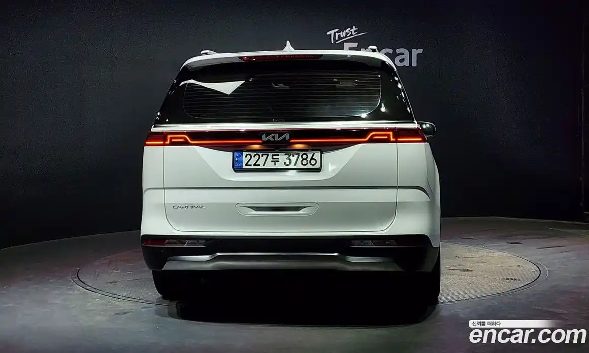 Kia Canival 2023 2.2 Автомат в Москве № 14963, фото 13