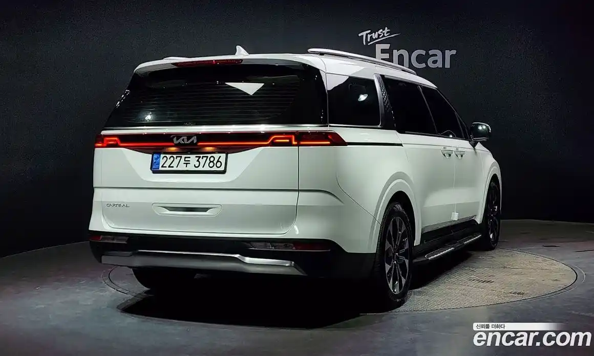 Kia Canival 2023 2.2 Автомат в Москве № 14963, фото 18