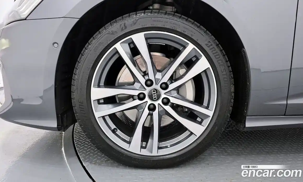 Audi A6 2023 2.0 Автомат в Москве № 155048, фото 4