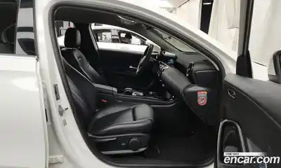 Mercedes-Benz A-Class 2020 2.0 Автомат в Москве № 160422, миниатюра 2