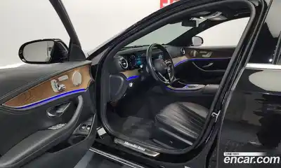 Mercedes-Benz E-Class 2022 2.0 Автомат в Москве № 161876, миниатюра 11