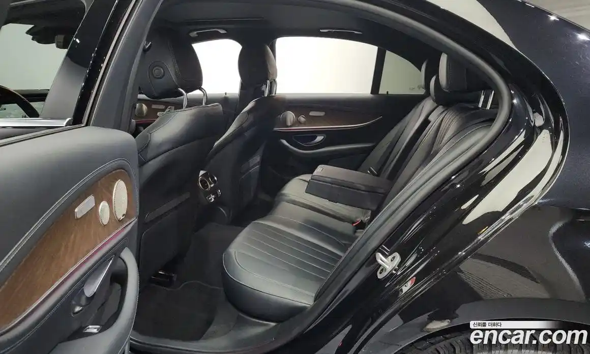 Mercedes-Benz E-Class 2022 2.0 Автомат в Москве № 161876, фото 20