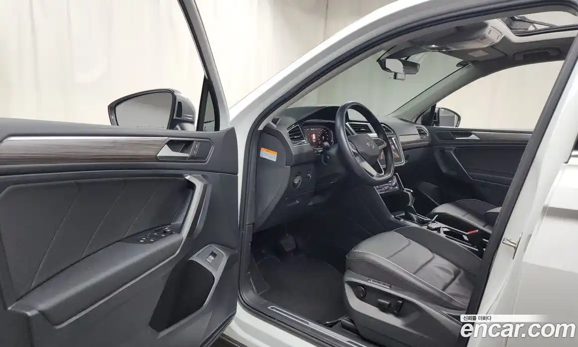 Volkswagen Tiguan 2022 2.0 Автомат в Москве № 168489, фото 7