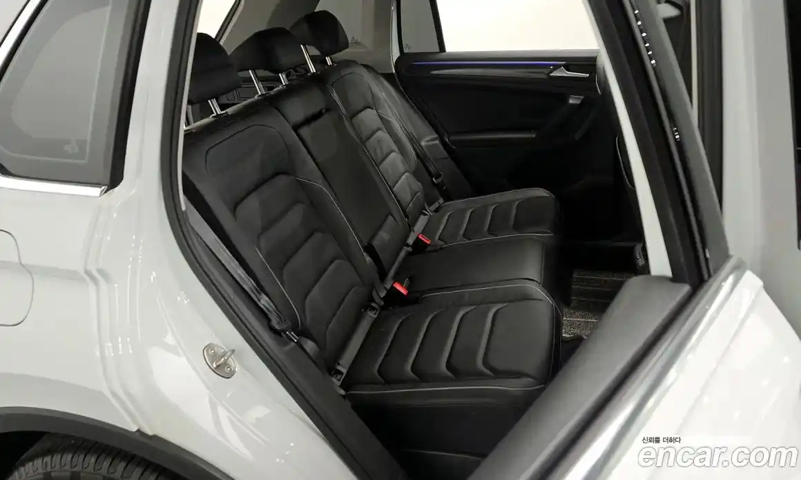 Volkswagen Tiguan 2023 2.0 Автомат в Москве № 168710, фото 17