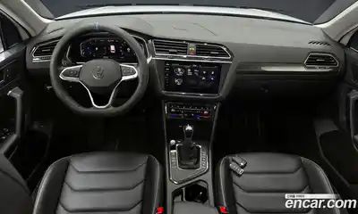 Volkswagen Tiguan 2023 2.0 Автомат в Москве № 168710, миниатюра 4