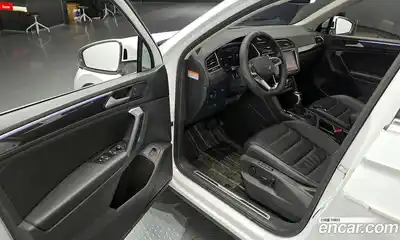 Volkswagen Tiguan 2023 2.0 Автомат в Москве № 168710, миниатюра 7