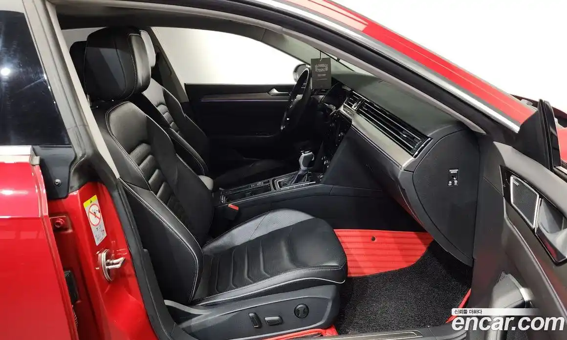 Volkswagen Arteon 2018 2.0 Автомат в Москве № 168907, фото 11