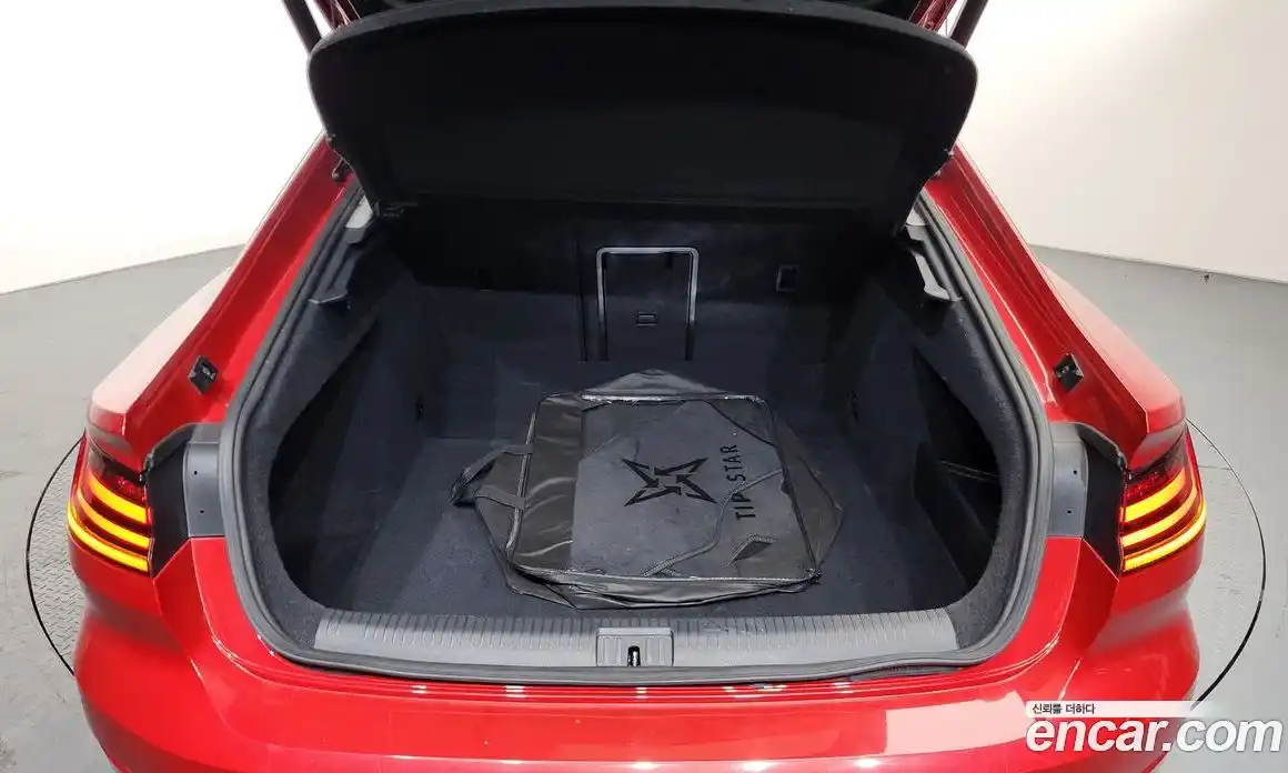 Volkswagen Arteon 2018 2.0 Автомат в Москве № 168907, фото 13