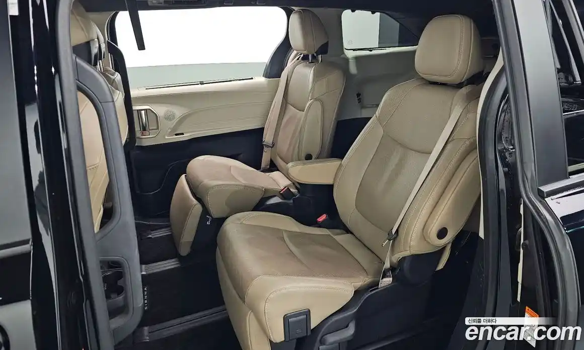 Toyota Sienna 2023 2.5 Автомат в Москве № 170223, фото 12