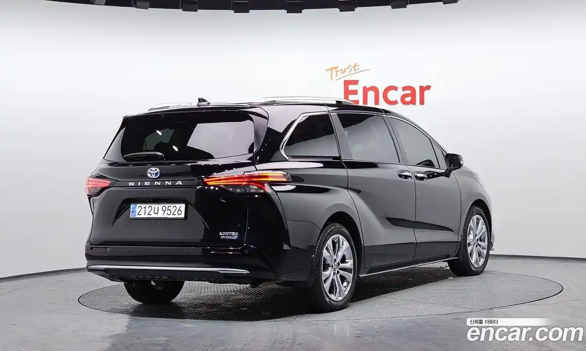 Toyota Sienna 2023 2.5 Автомат в Москве № 170223, фото 14