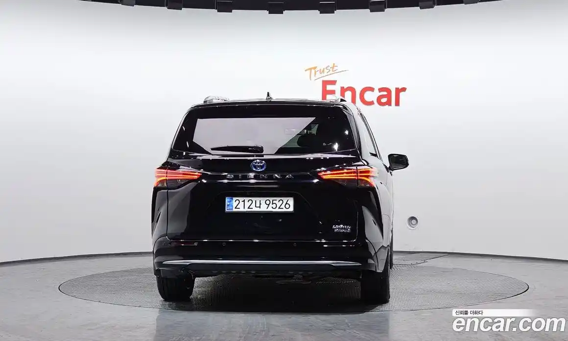 Toyota Sienna 2023 2.5 Автомат в Москве № 170223, фото 8