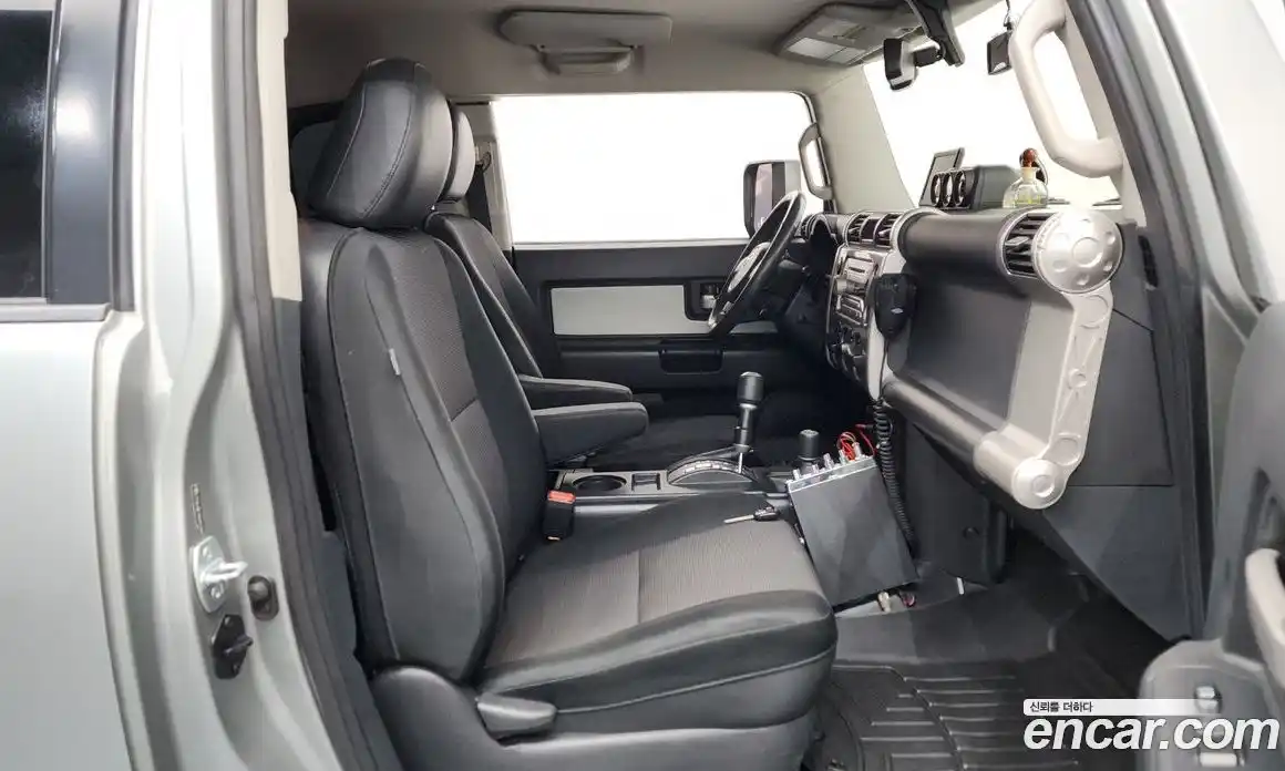 Toyota FJ Cruiser 2010 4.0 Автомат в Москве № 191101, фото 4