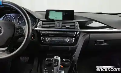 BMW 3-Series 2017 2.0 Автомат в Москве № 192041, миниатюра 12