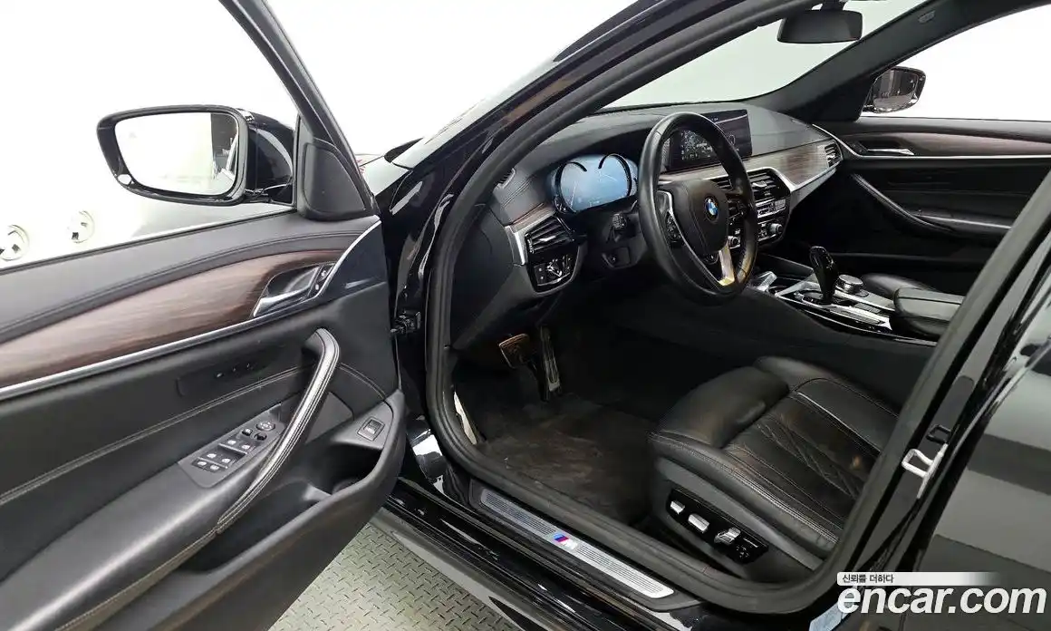 BMW 5-Series 2018 2.0 Автомат в Москве № 192751, фото 1