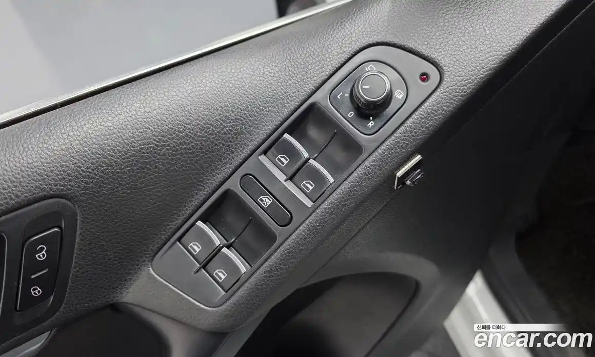 Volkswagen Tiguan 2016 2.0 Автомат в Москве № 199288, фото 15