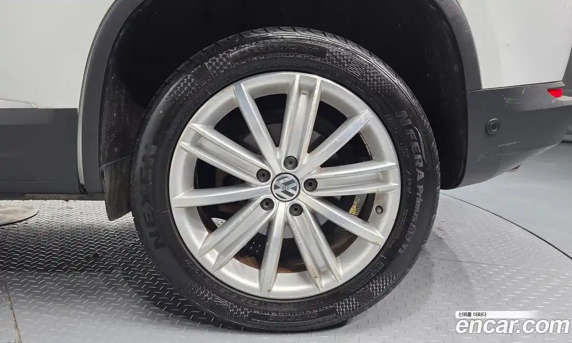 Volkswagen Tiguan 2016 2.0 Автомат в Москве № 199288, фото 7