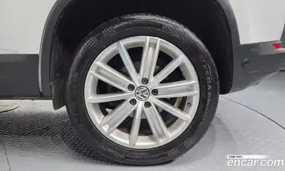 Volkswagen Tiguan 2016 2.0 Автомат в Москве № 199288, миниатюра 7