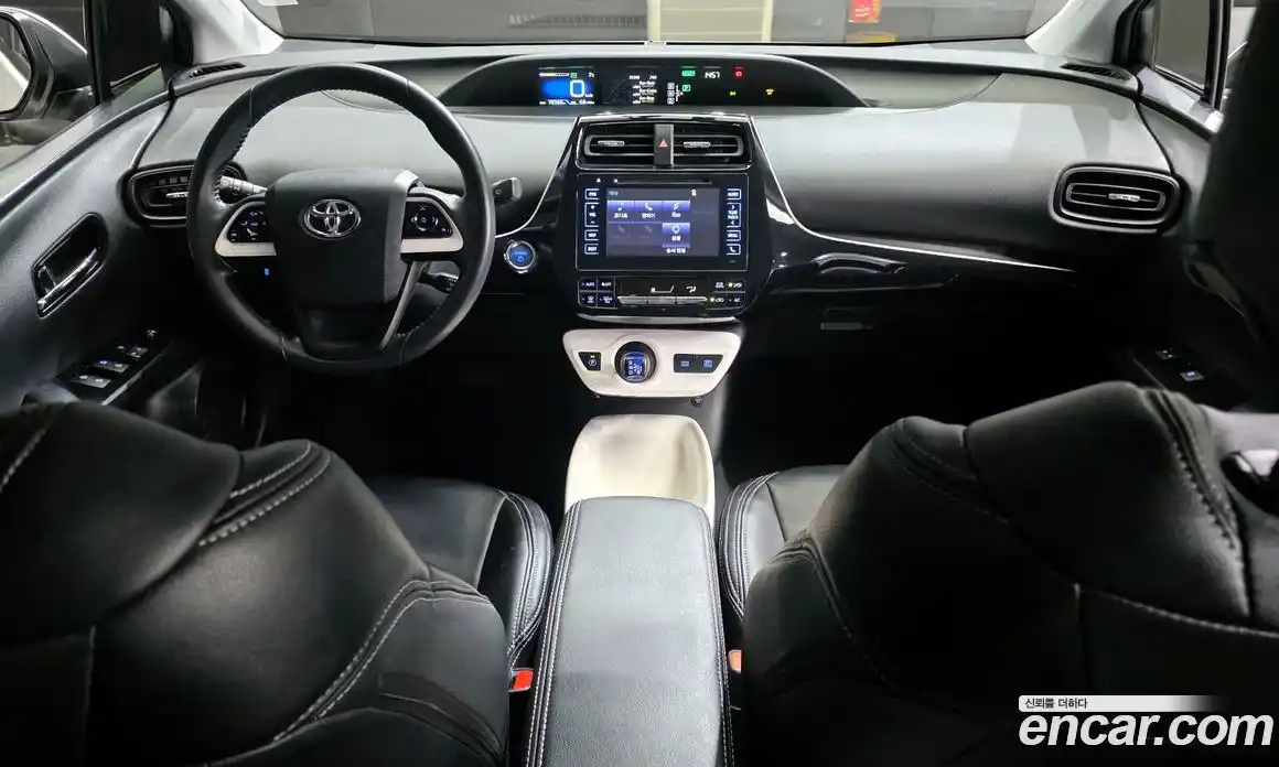 Toyota Prius 2016 1.8 Автомат в Москве № 199614, фото 18