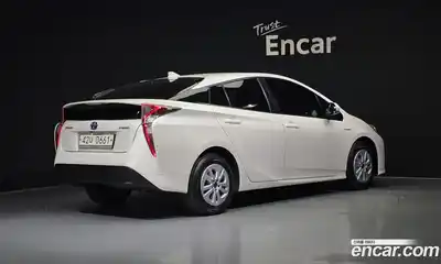 Toyota Prius 2016 1.8 Автомат в Москве № 199614, миниатюра 3