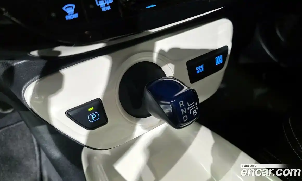 Toyota Prius 2016 1.8 Автомат в Москве № 199614, фото 5