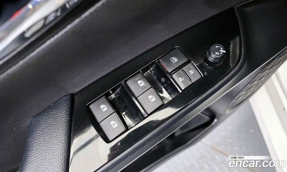 Toyota Prius 2016 1.8 Автомат в Москве № 199614, фото 8