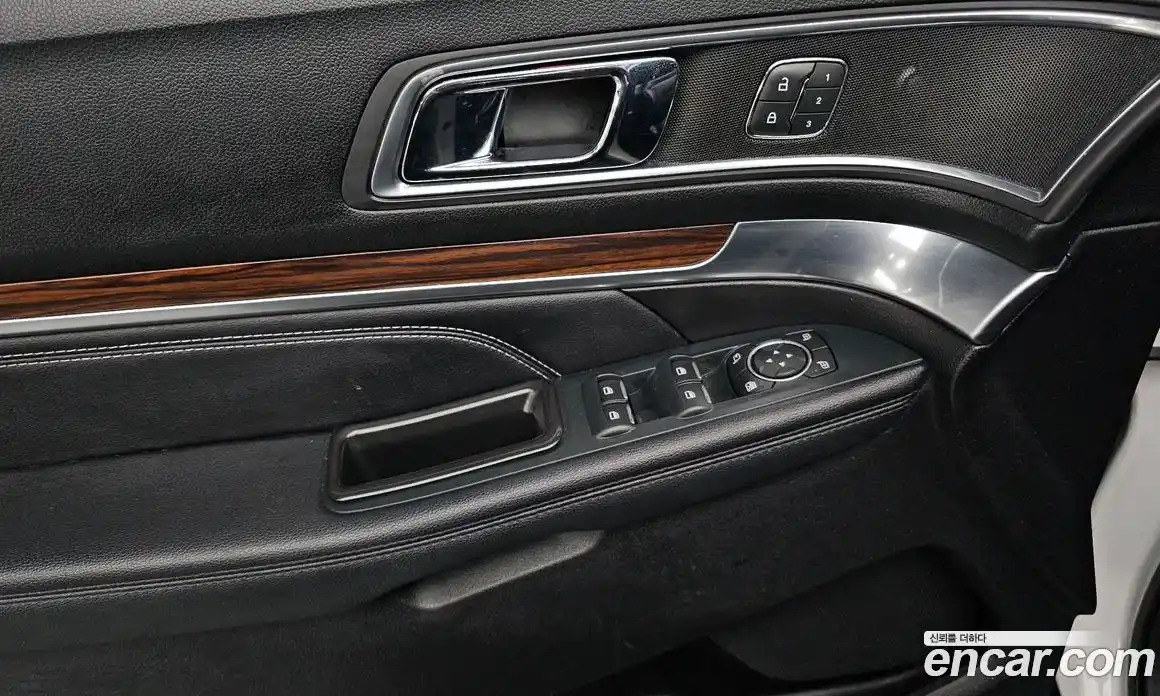 Ford Explorer 2019 2.3 Автомат в Москве № 199763, фото 8