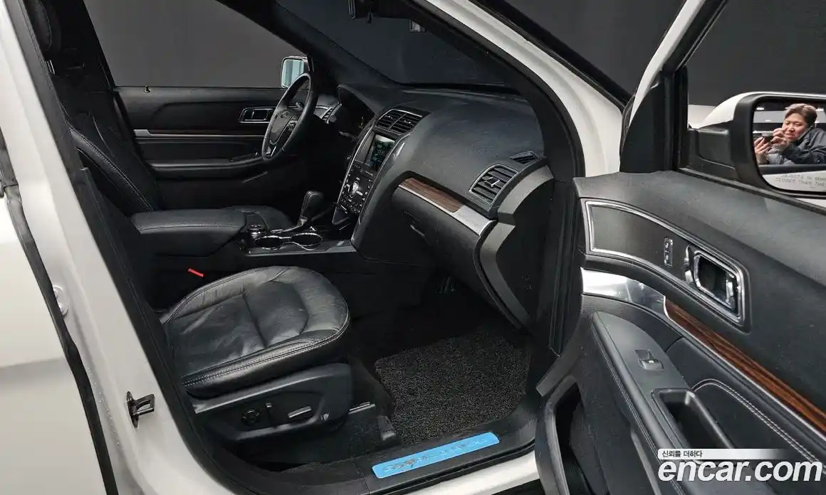 Ford Explorer 2019 2.3 Автомат в Москве № 199763, фото 9